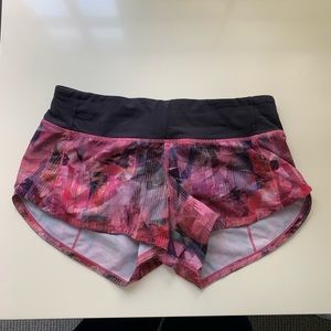 Lululemon pink print speed up short size 2, 2.5” inseam